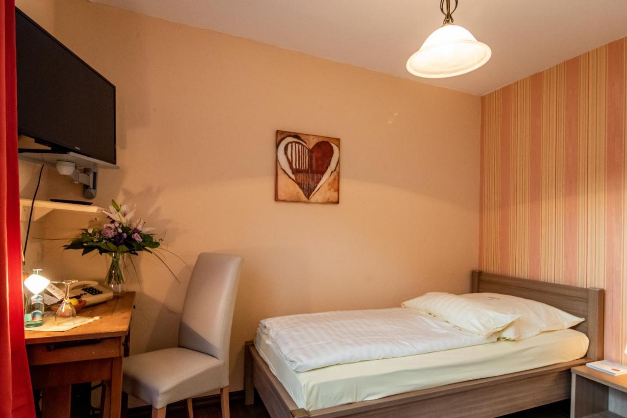 Hotel Goldflair Am Rathaus Korbach Bagian luar foto