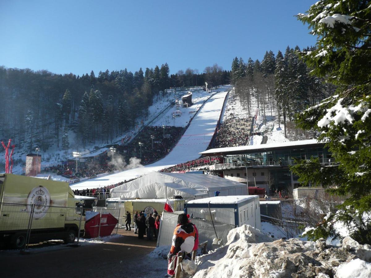 Hotel Goldflair Am Rathaus Korbach Bagian luar foto
