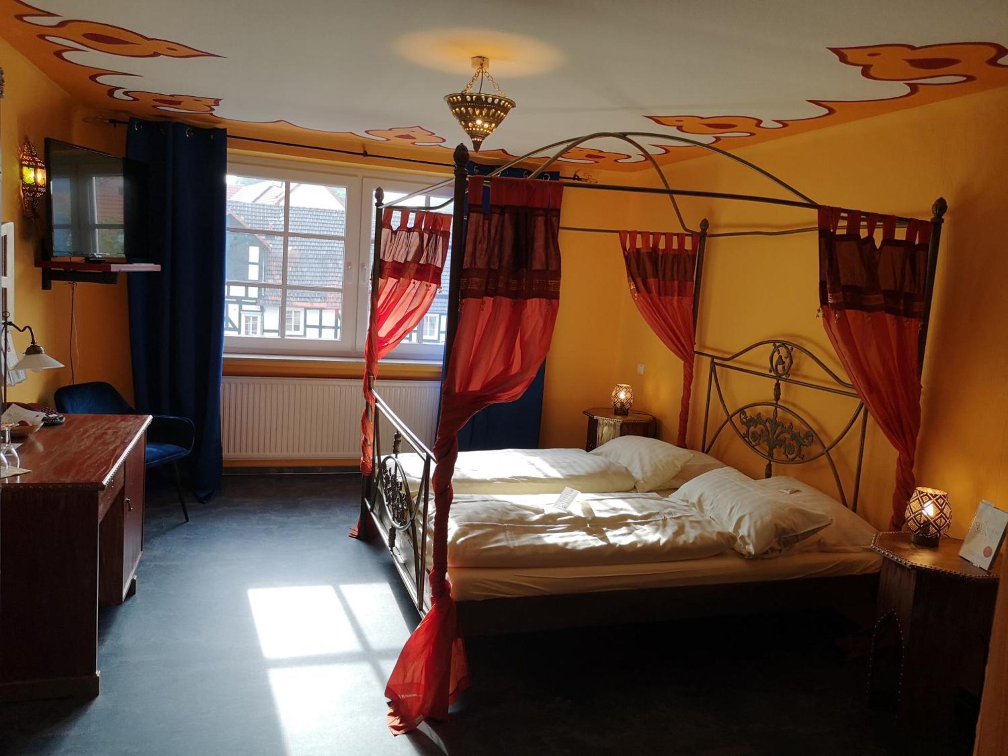 Hotel Goldflair Am Rathaus Korbach Bagian luar foto