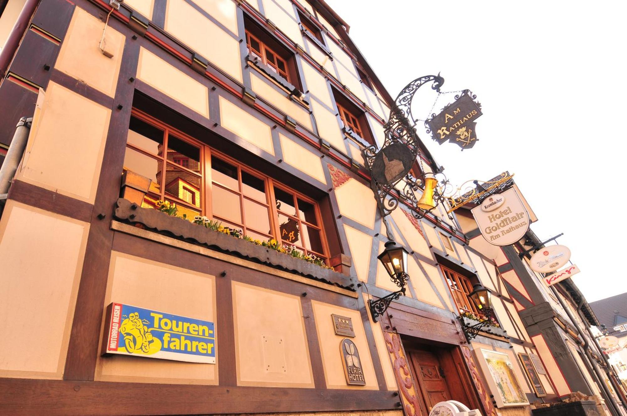 Hotel Goldflair Am Rathaus Korbach Bagian luar foto